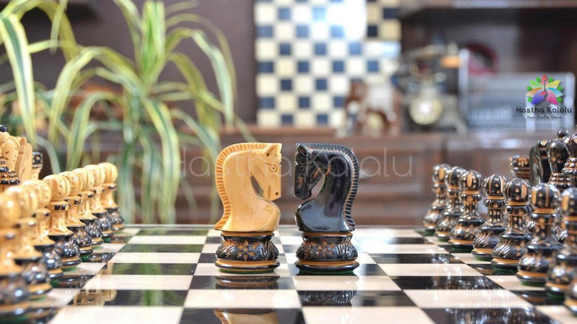 Pièces d'échecs du tournoi de Zagreb brûlées