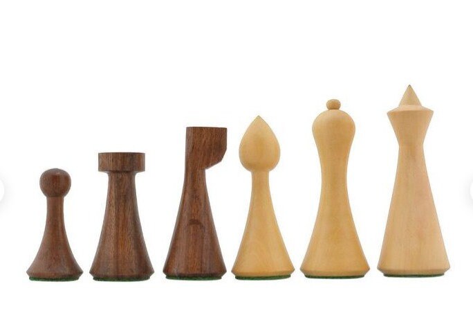 Jeu d'échecs combiné planche en bois Anjan avec reproduction Hermann Ohme