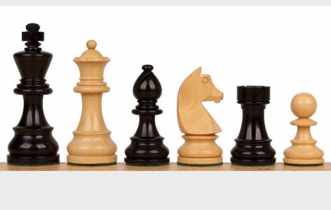 Planche en bois Anjan avec style Staunton ébène, jeu d'échecs en bois lesté chevalier allemand avec roi