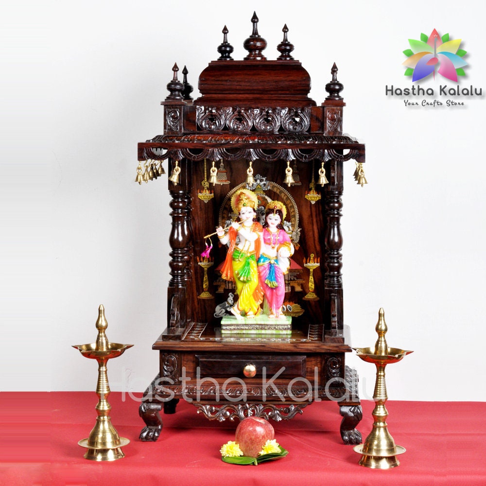 Temple Pramoda en palissandre avec Ganesha incrusté (fait sur commande)