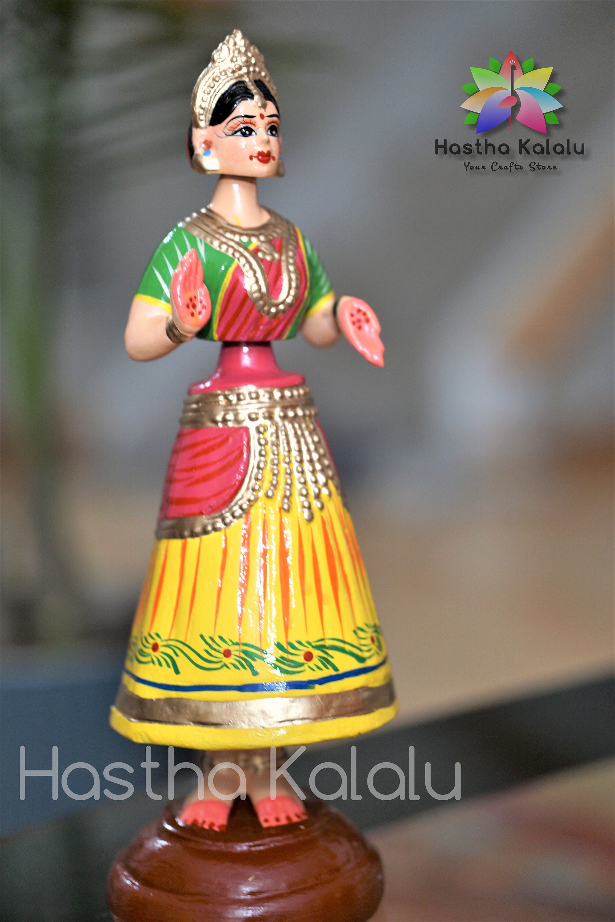 Kondapalli tanzende Puppe | Tanzende Puppe aus Pappmaché, bemalt mit Acrylfarben