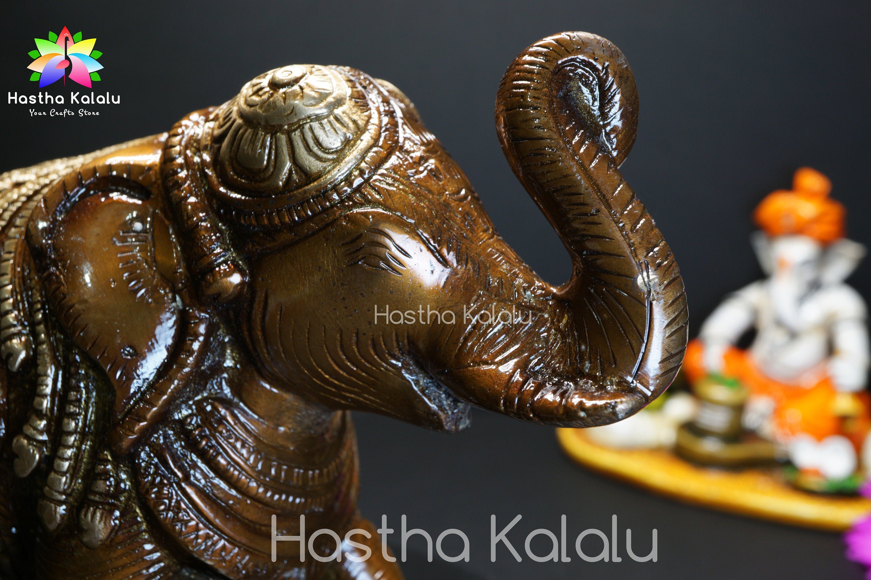 Figurine décorative en forme d'éléphant, finition antique, en laiton