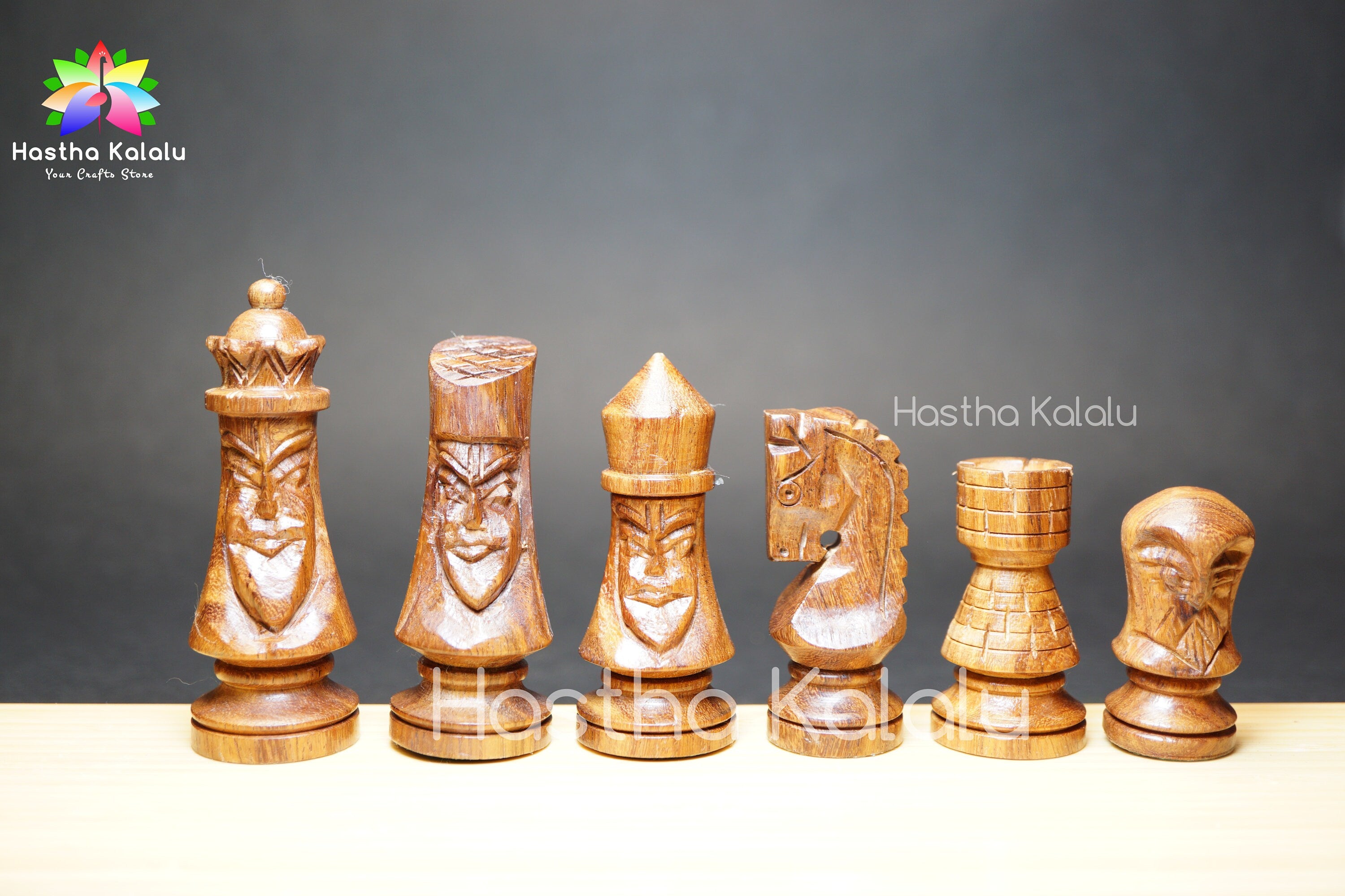 Pièces d'échecs avec visages sculptés, jeu d'échecs de conception gothique, Mannequin en croissant, série japonaise, Design médiéval
