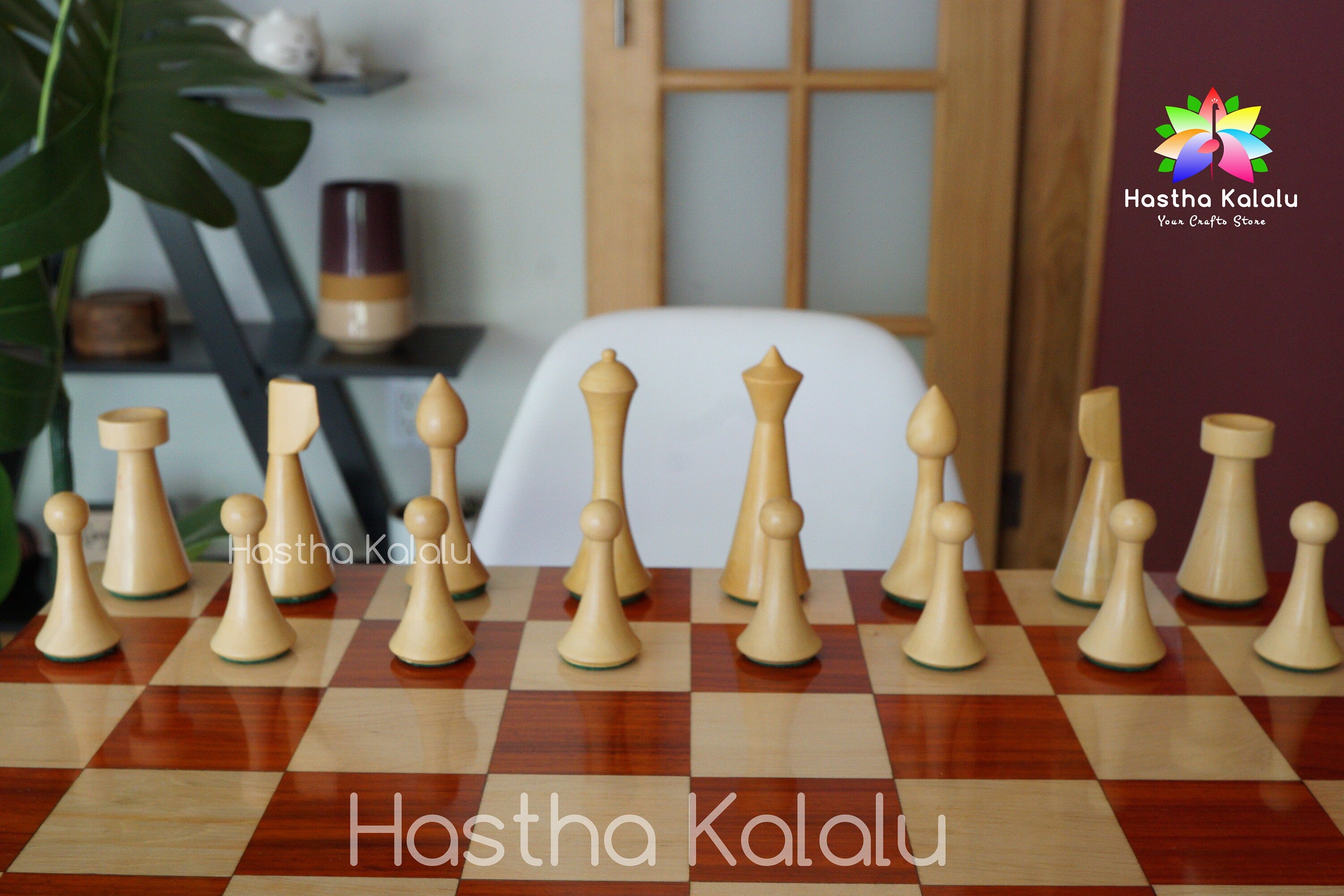 Minimalist Style Hermann Ohme Modern Chess set in Budrosewood and Boxw