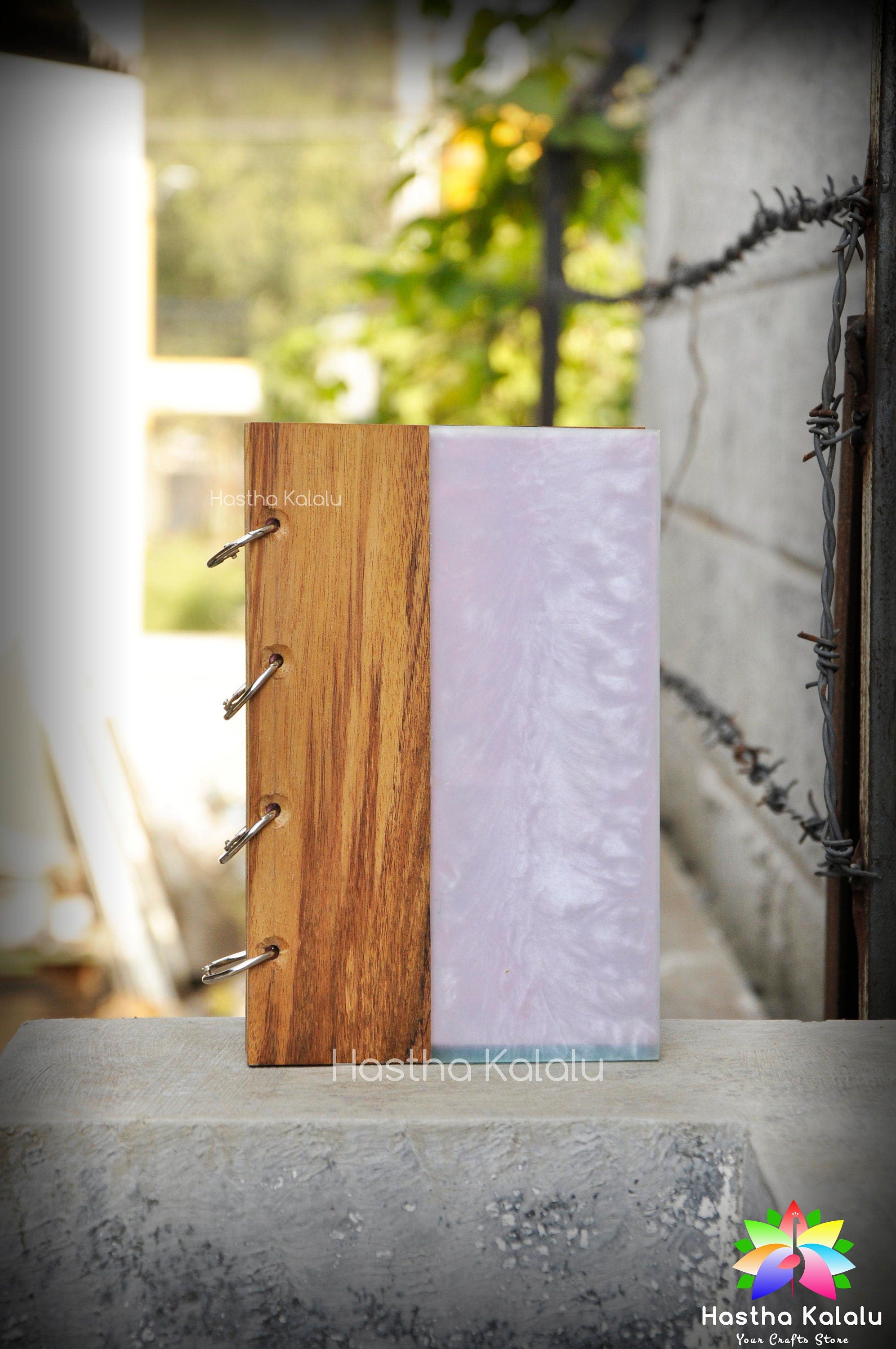 Notepad with Re-usable Epoxyresin-Wood made Hardcover