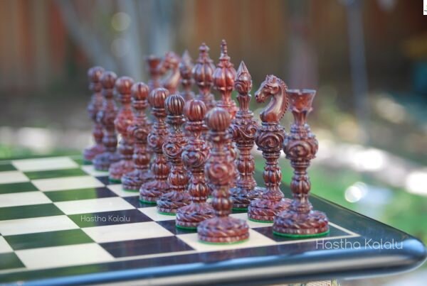 Hand carved and Lacqured Lotus Ruby Chess Pieces King 5.5 Padauk